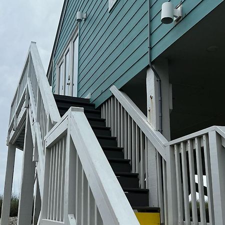 Just Beachy By Oak Island Accommodations Exterior photo