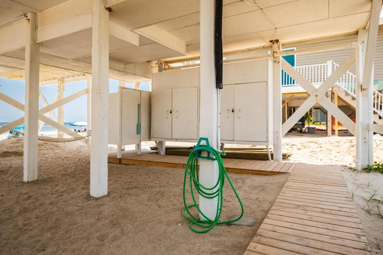 Just Beachy By Oak Island Accommodations Exterior photo