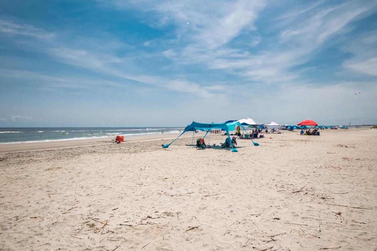 Just Beachy By Oak Island Accommodations Exterior photo