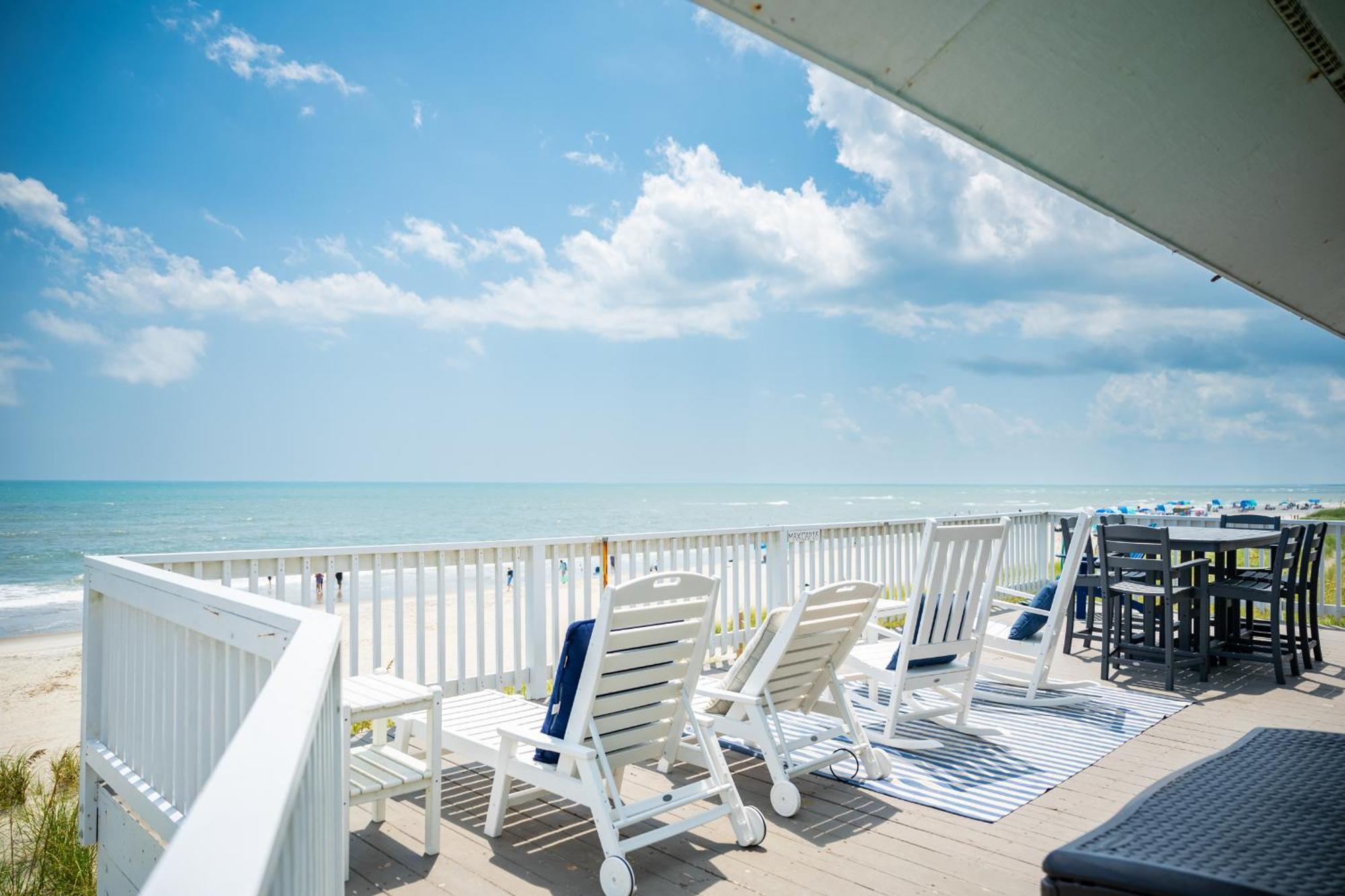 Just Beachy By Oak Island Accommodations Exterior photo