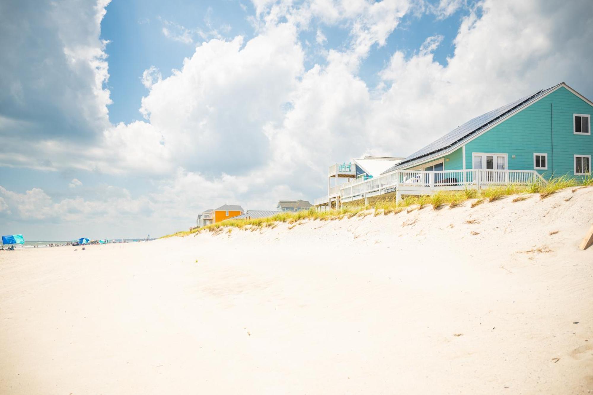 Just Beachy By Oak Island Accommodations Exterior photo