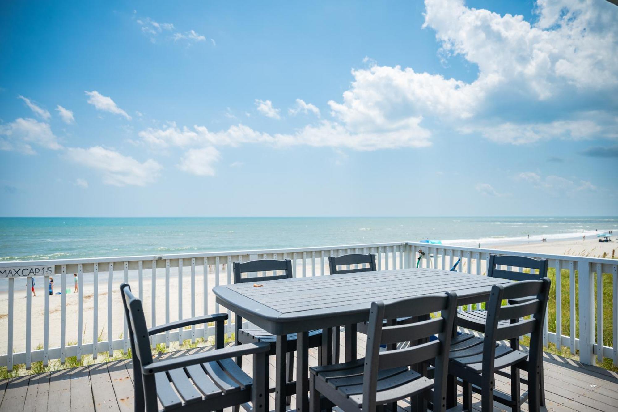 Just Beachy By Oak Island Accommodations Exterior photo