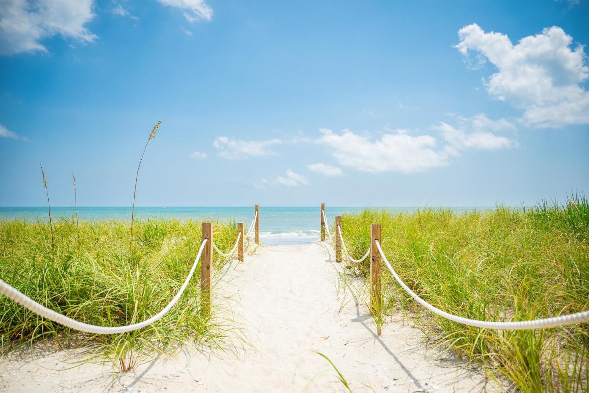 Just Beachy By Oak Island Accommodations Exterior photo