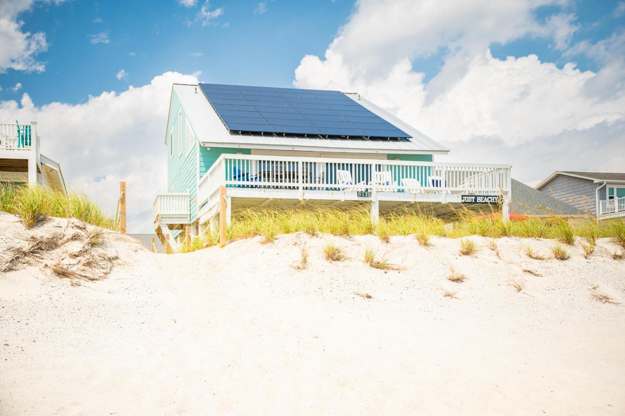 Just Beachy By Oak Island Accommodations Exterior photo