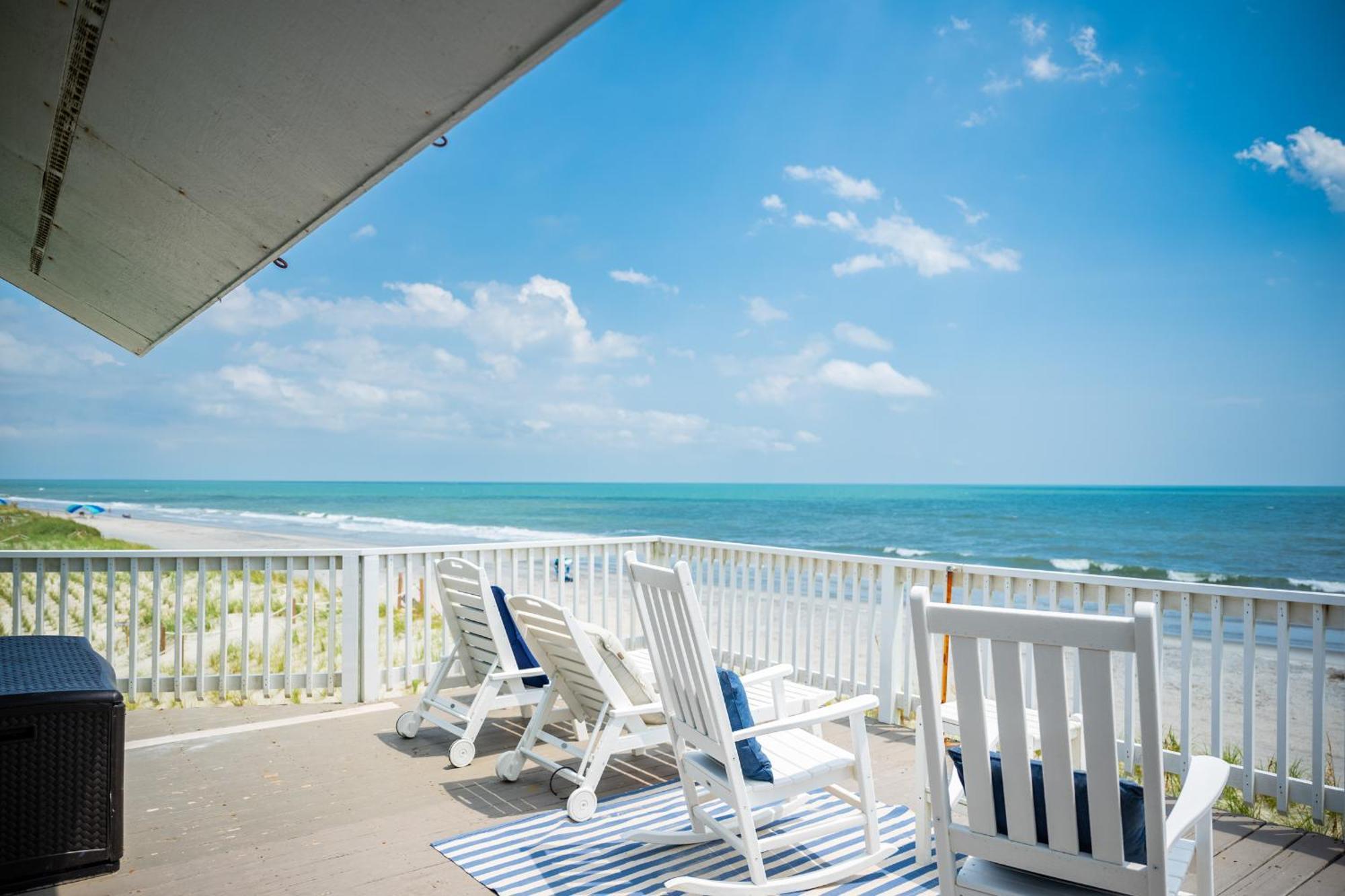 Just Beachy By Oak Island Accommodations Exterior photo