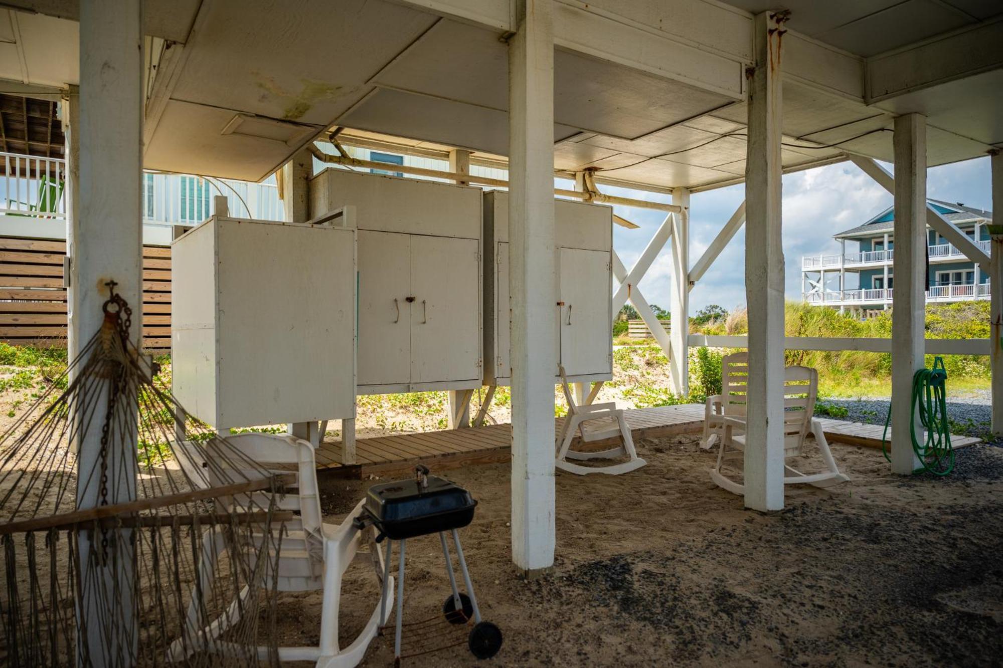 Just Beachy By Oak Island Accommodations Exterior photo