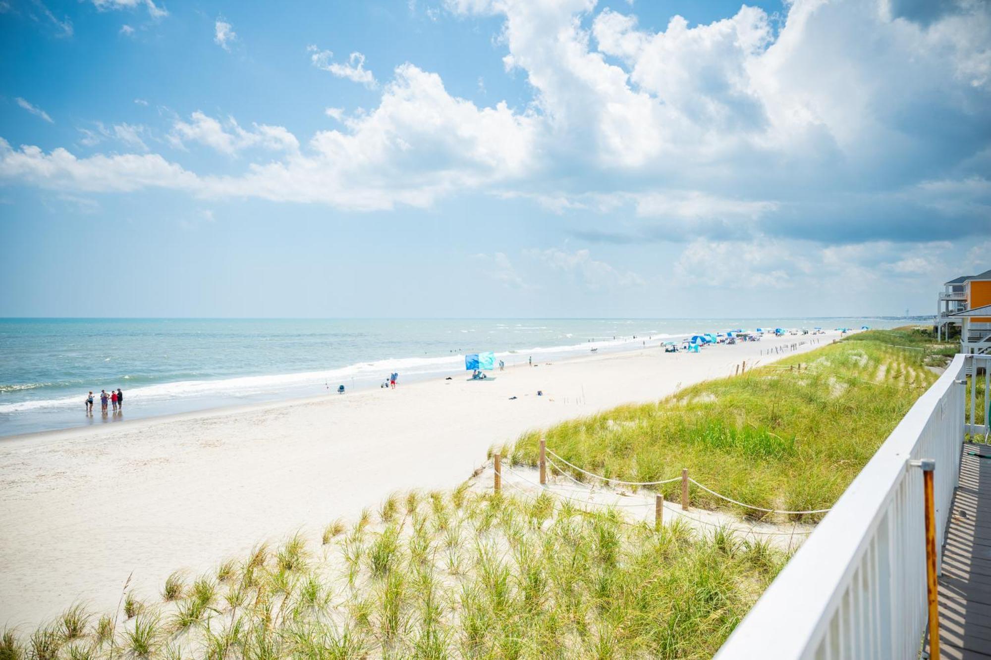 Just Beachy By Oak Island Accommodations Exterior photo