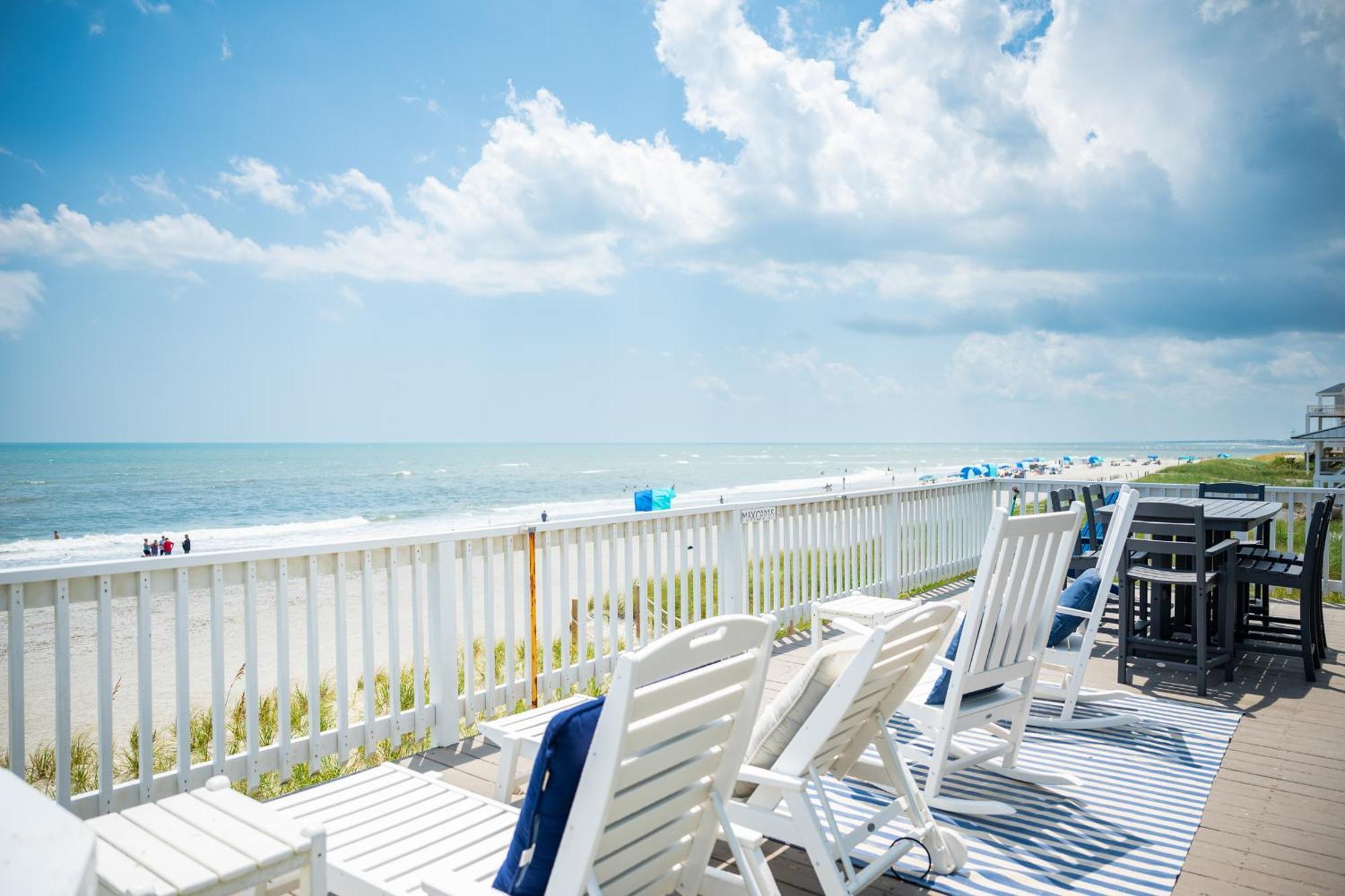 Just Beachy By Oak Island Accommodations Exterior photo