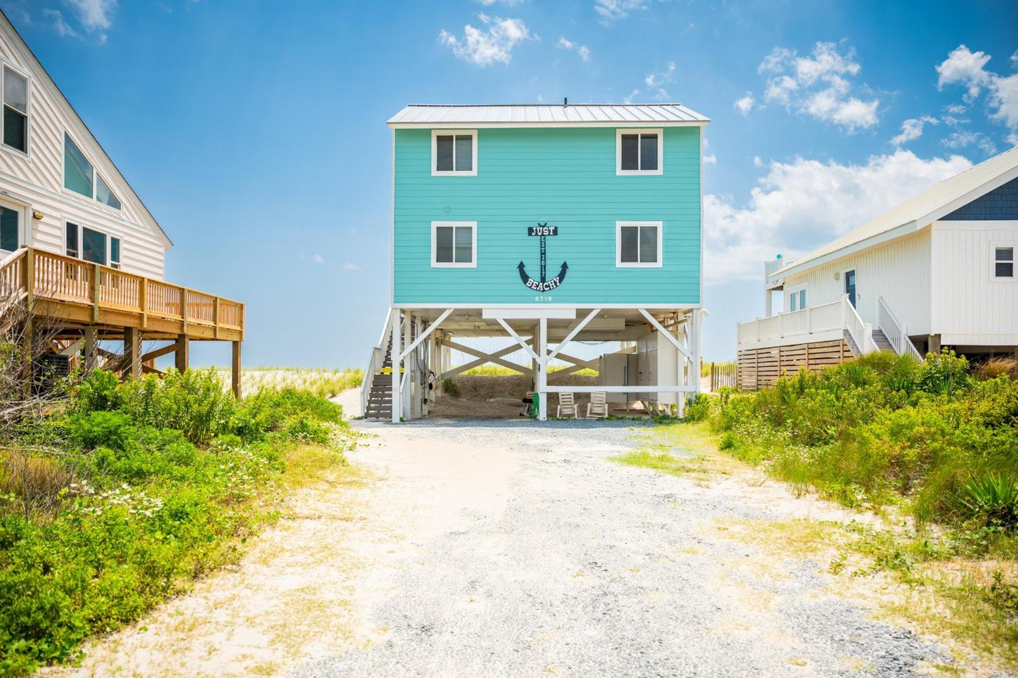 Just Beachy By Oak Island Accommodations Exterior photo