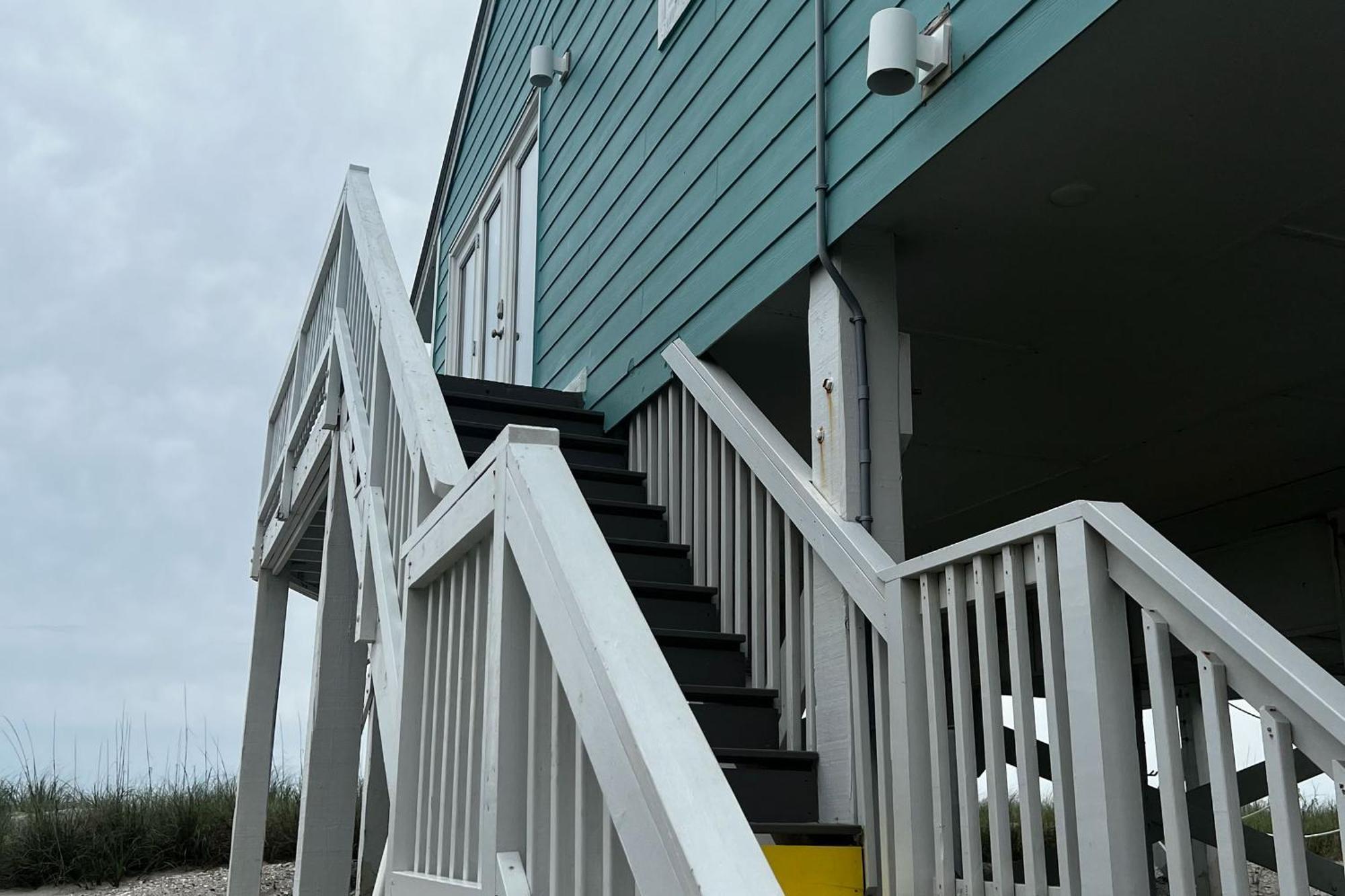 Just Beachy By Oak Island Accommodations Exterior photo